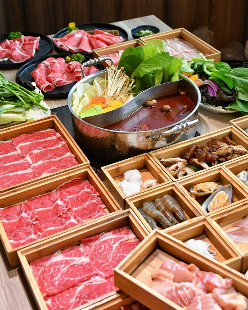 台灣人愛吃和牛，「有之和牛鍋物放題」主打和牛火鍋吃到飽，還有自助吧台無限享用。 | 有之和牛, 本格和牛燒肉, 林楷傑, 築間 記者爆料網
