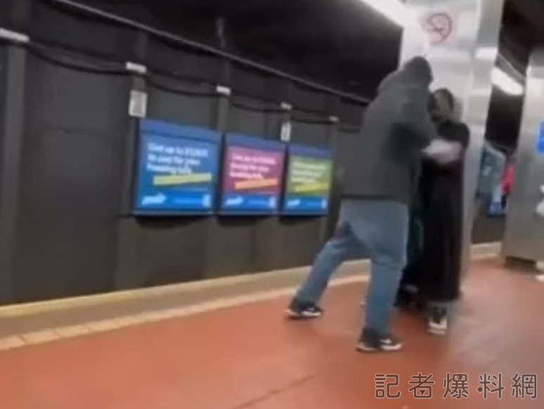 影／電車撞死人！美國2男地鐵站互毆　1人跌落月台遭當場輾斃