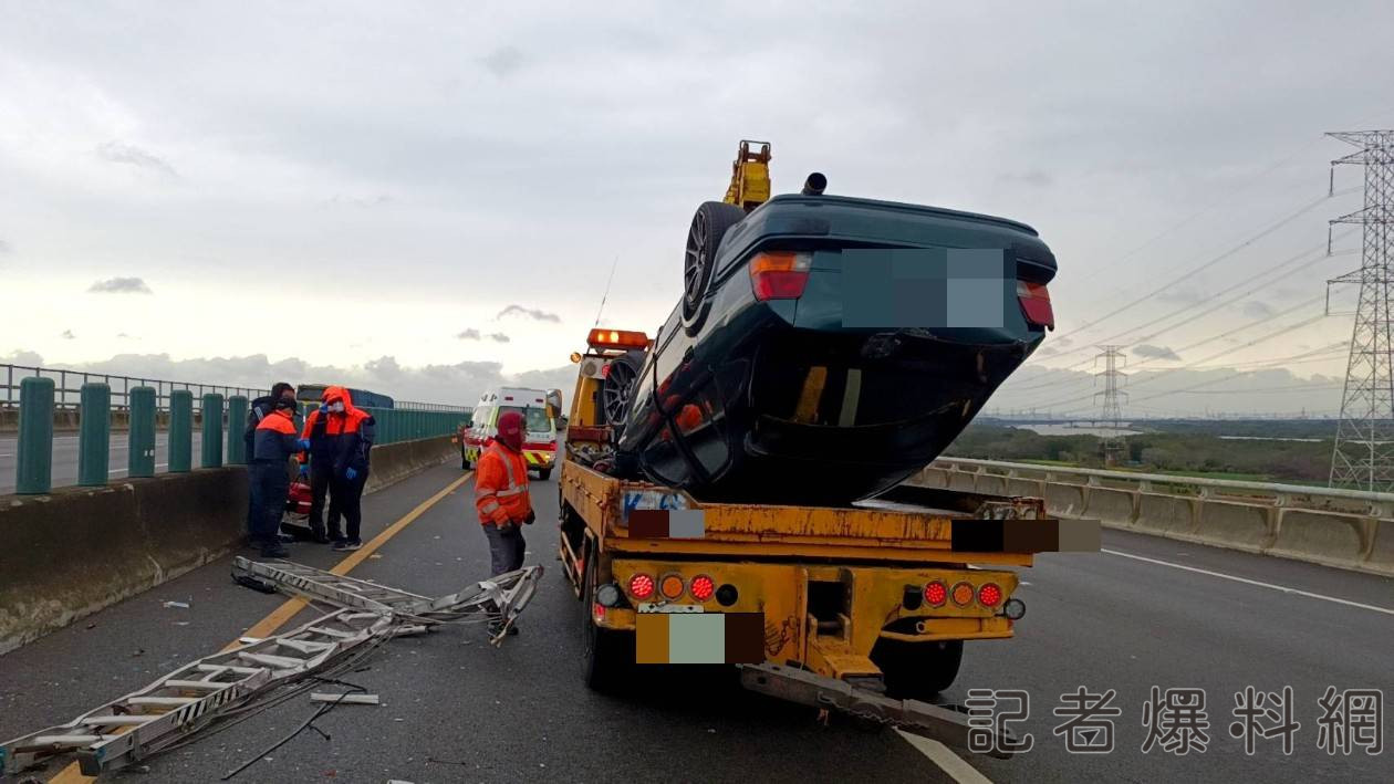 國3彰化段翻車事故  竟是路上鋁梯惹的禍