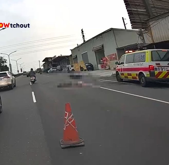 （爆頭車禍片）死亡車禍！台南永康機車騎士自摔　遭大型車輛輾過爆頭亡
