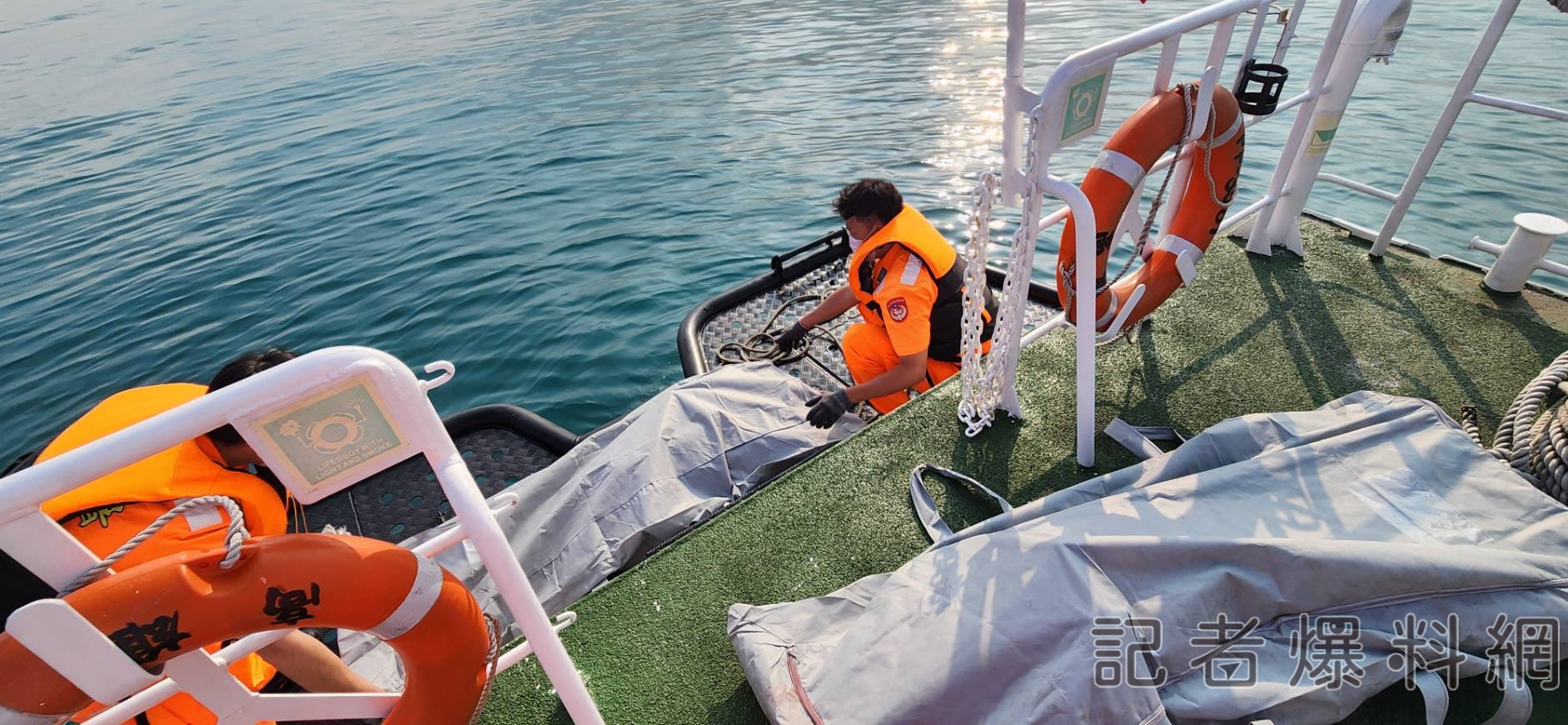 左營軍港外海驚見2浮屍 海巡:昨晚報關出海 疑漁船作業翻覆釀意外