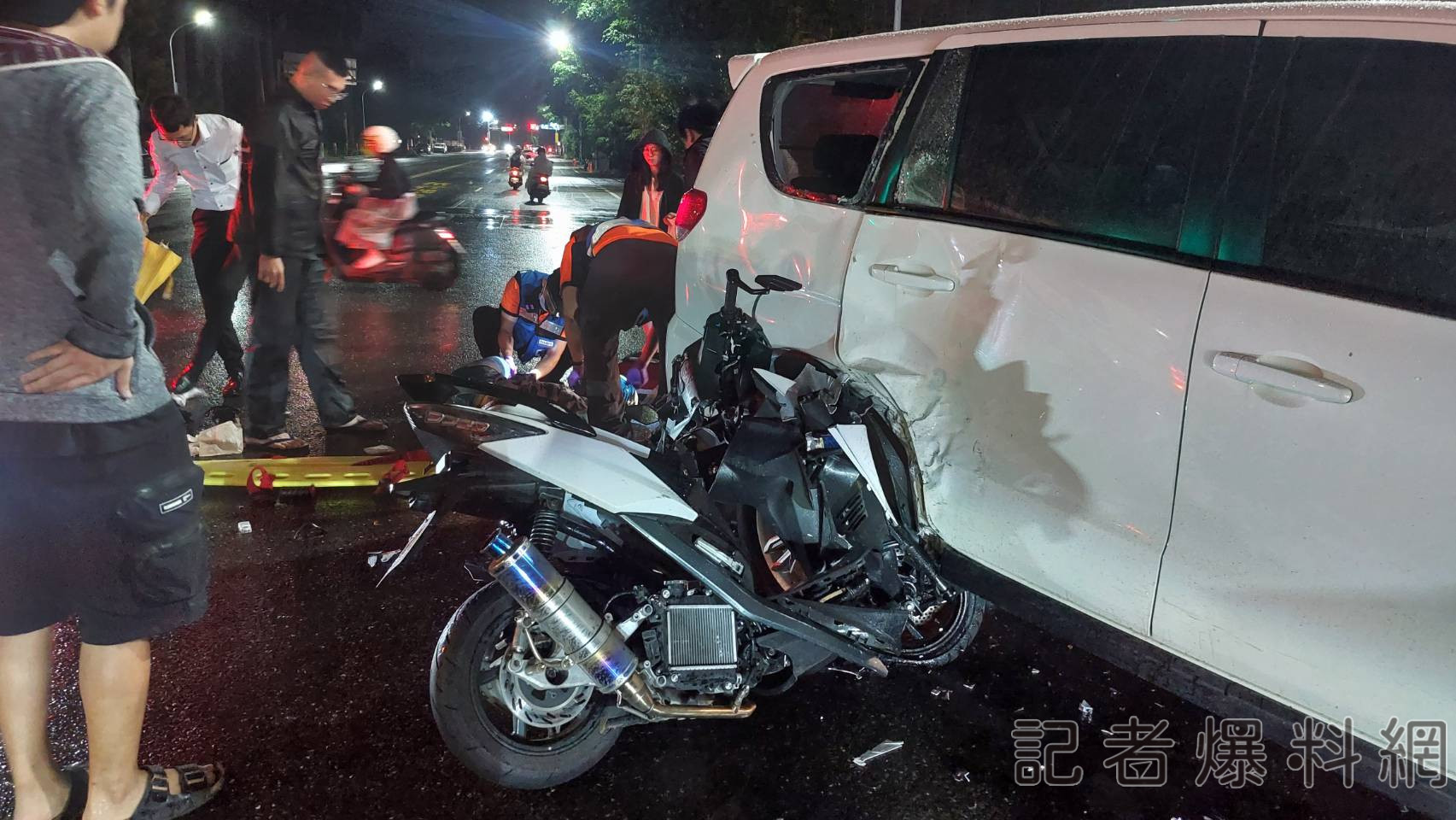 獨／悚！台南汽車「未禮讓直行車」釀機車高速撞擊　騎士重傷搶救