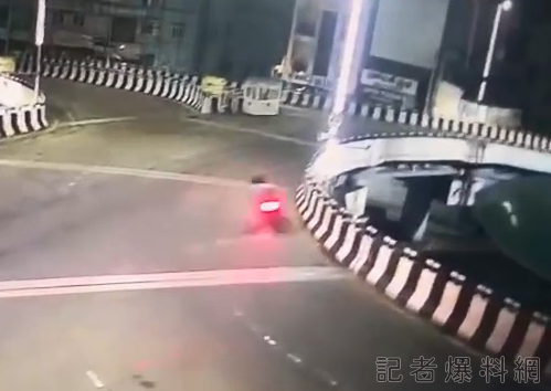 印度 機車 車禍 三貼