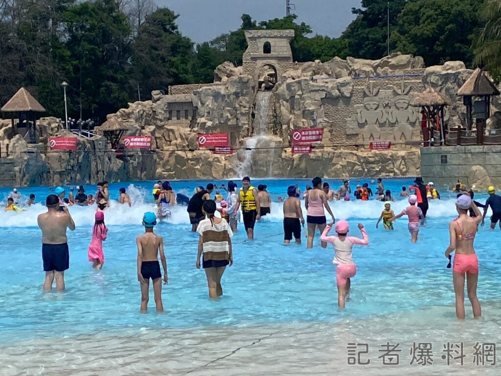 2024 05 18 361072 S 80527402 | 水豚,咬傷 全台最大水樂園「馬拉灣」 開園迎接今夏第一浪, 大海嘯, 水樂園, 造浪池, 馬拉灣, 麗寶樂園 記者爆料網