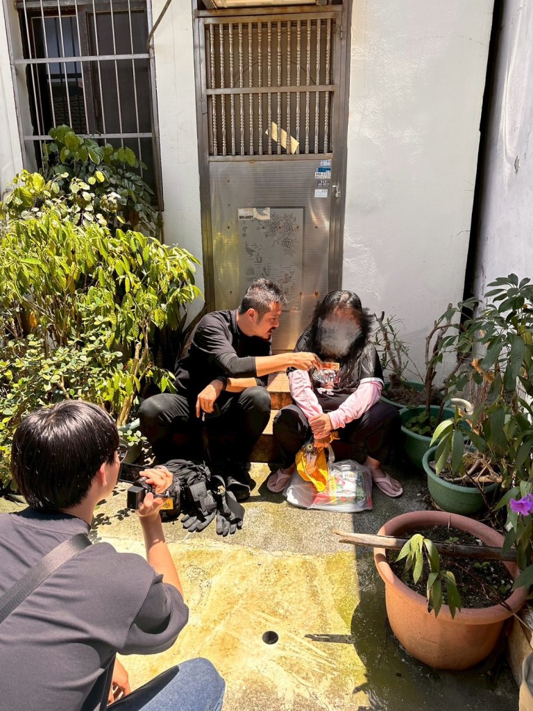 女子佯裝車禍失能詐保3000萬！-　警跟監一個多月發現生活正常拆穿騙局