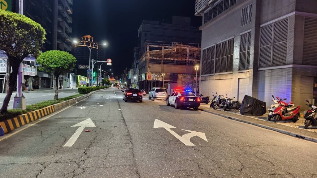 三重深夜死亡車禍…男闖紅燈撞死6旬婦　有6度無照駕駛紀錄