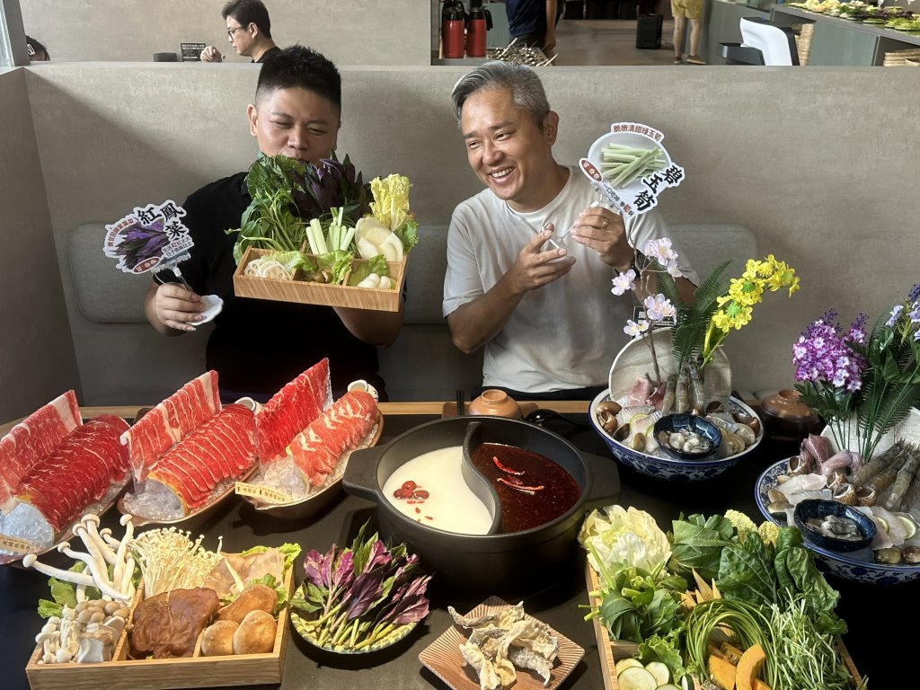 台中火鍋戰區+1！「白粥底＋紅麻辣」雙鍋卡位-豆比登直呼：「太對味！」