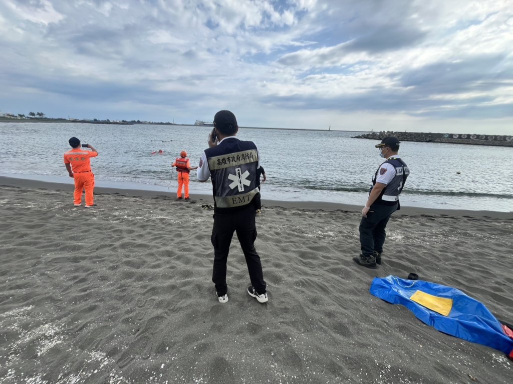 快訊／高雄命案！翁游泳遭狗襲 當場溺水「送醫身亡」