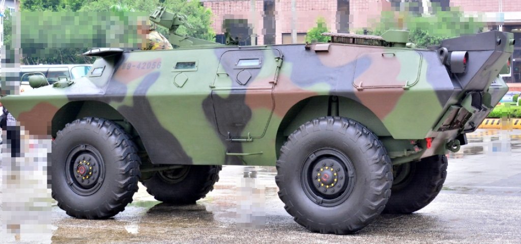 漢光演習再傳意外！空軍憲兵中隊v-150輪型甲車翻覆　兩人受傷送醫