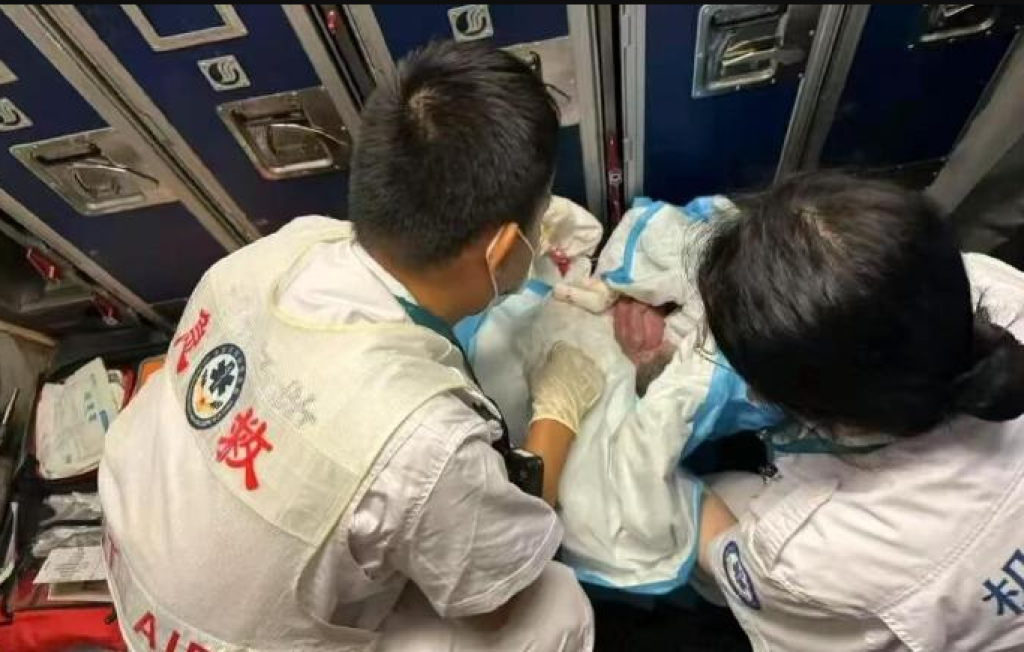 16歲少女飛機上產子！傳有性病「該航班消毒」　山東航空回應