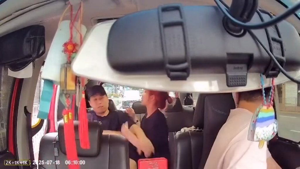 影／計程車後座變擂台！女打男3巴掌「遭反擊連吃13拳」　前座司機嚇呆