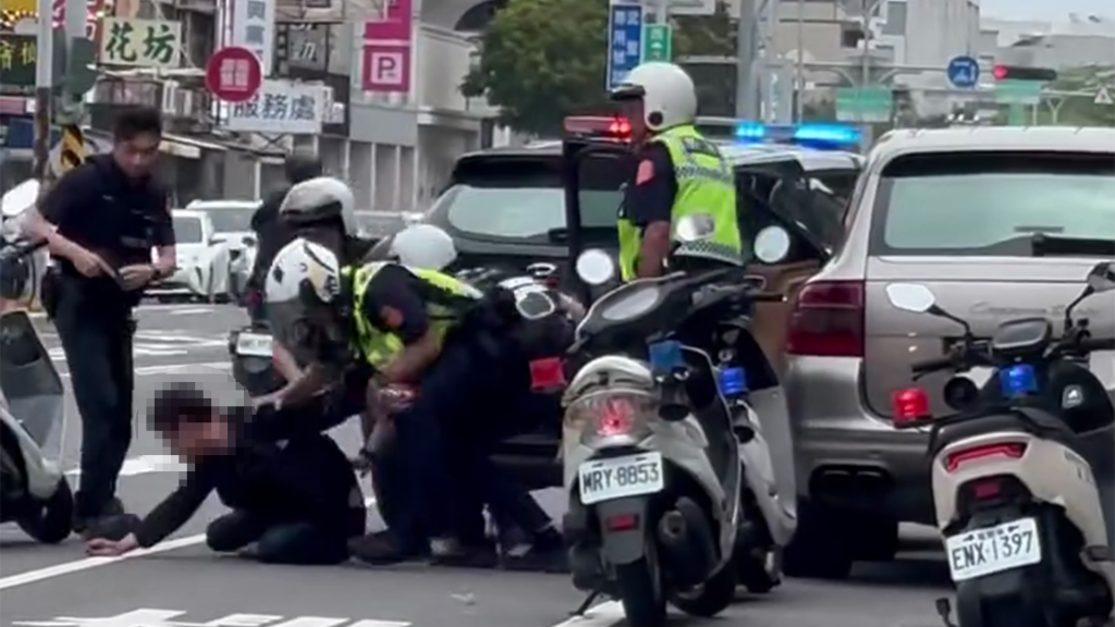 疑遭計畫性擄人！男遭「強押上車」嫌犯換車逃　警追7小時逮2嫌