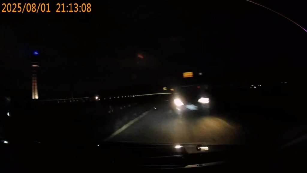 影／女駕駛深夜逆向上社子大橋撞車　被撞苦主：阿嬤呀打完針就別開車了