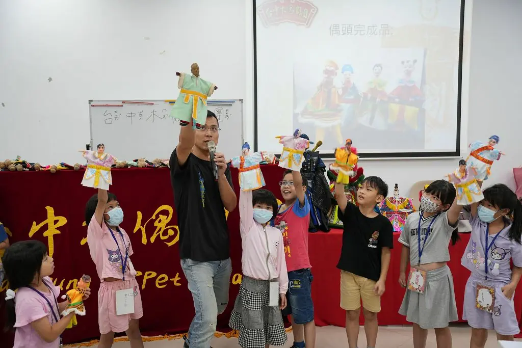 藝起來玩偶暑假嗨翻天-體驗科技布袋戲、彩繪木偶的多元魅力