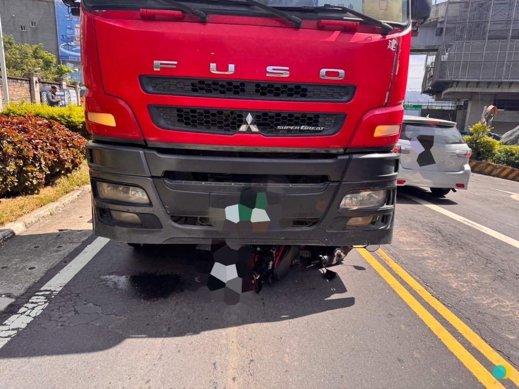 快訊／父親節悲劇！新北男騎士遭水泥車輾　送醫搶救不治