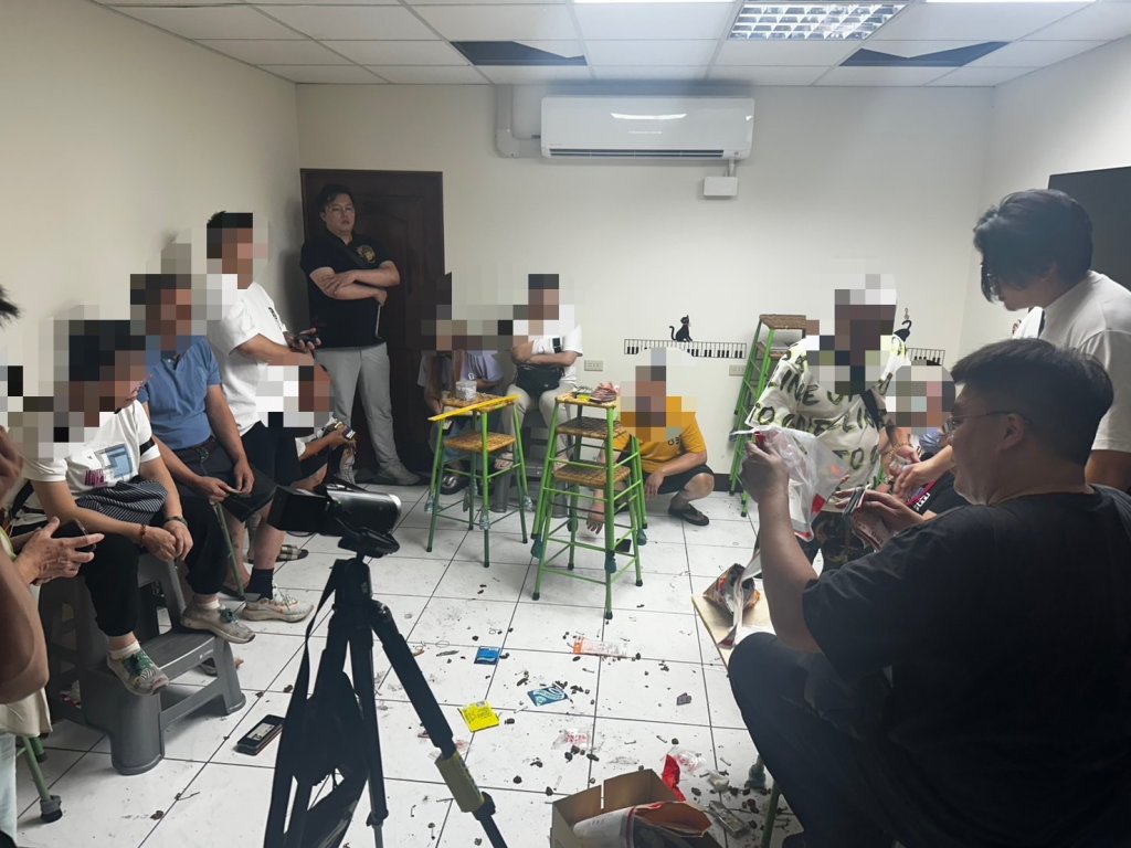 林口民宅暗藏天九牌賭場！警破門攻堅逮29人查扣賭資11萬
