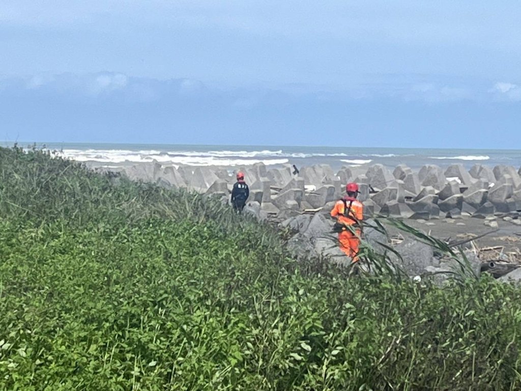 男颱風釣魚落海仍失聯-海巡:不勸了!-同行友人最重罰25萬