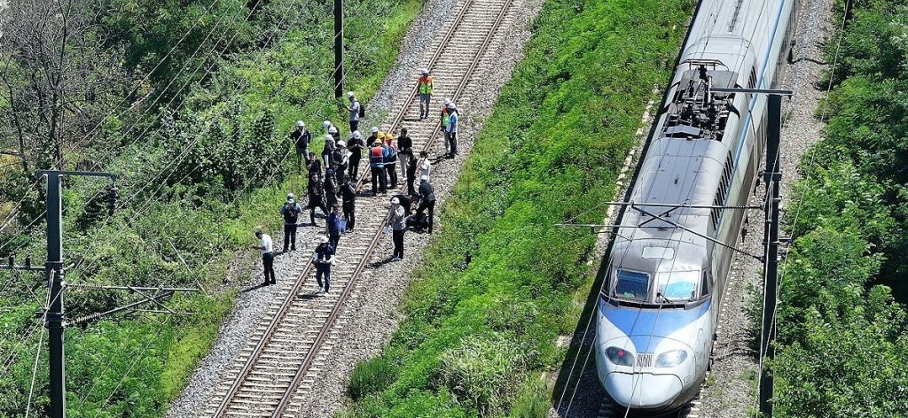 南韓「無窮花號」列車撞上鐵道工人！京釜線驚悚事故釀2死5傷