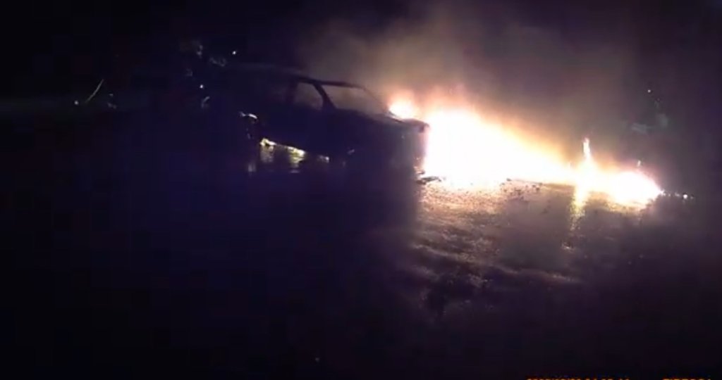 花蓮新天堂樂園停車場火燒車!-中年男被燒成燒屍-陳屍駕駛座