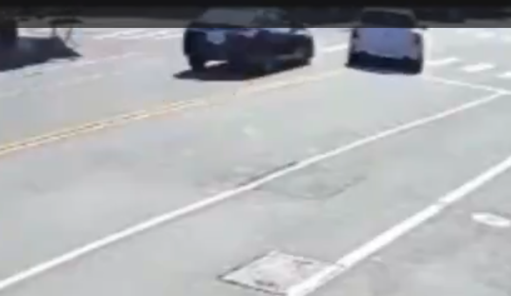 撞擊畫面曝光！ 　屏東市自小客車逆向超車撞轉彎車釀兩傷