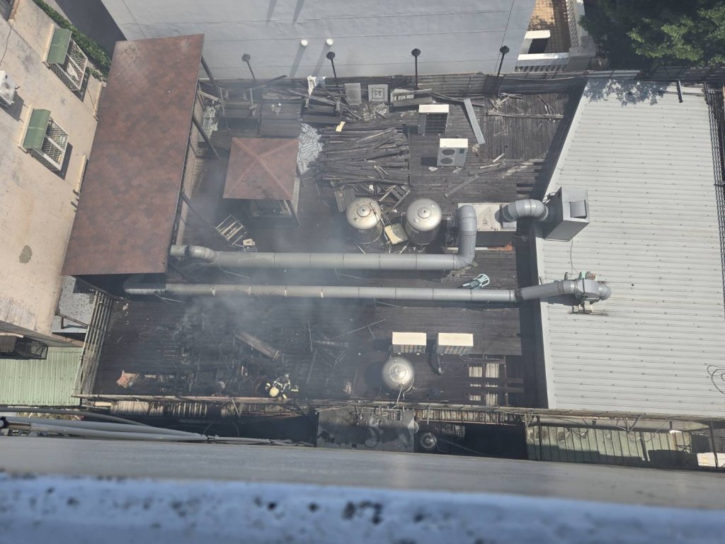 一中商圈翁記泡沫廣場上午火警　老字號茶行驚傳濃煙竄出 幸無人傷亡