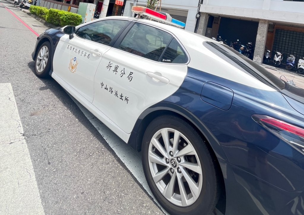 快訊／高雄驚傳墜樓！警到場見他掉下來　緊急送醫