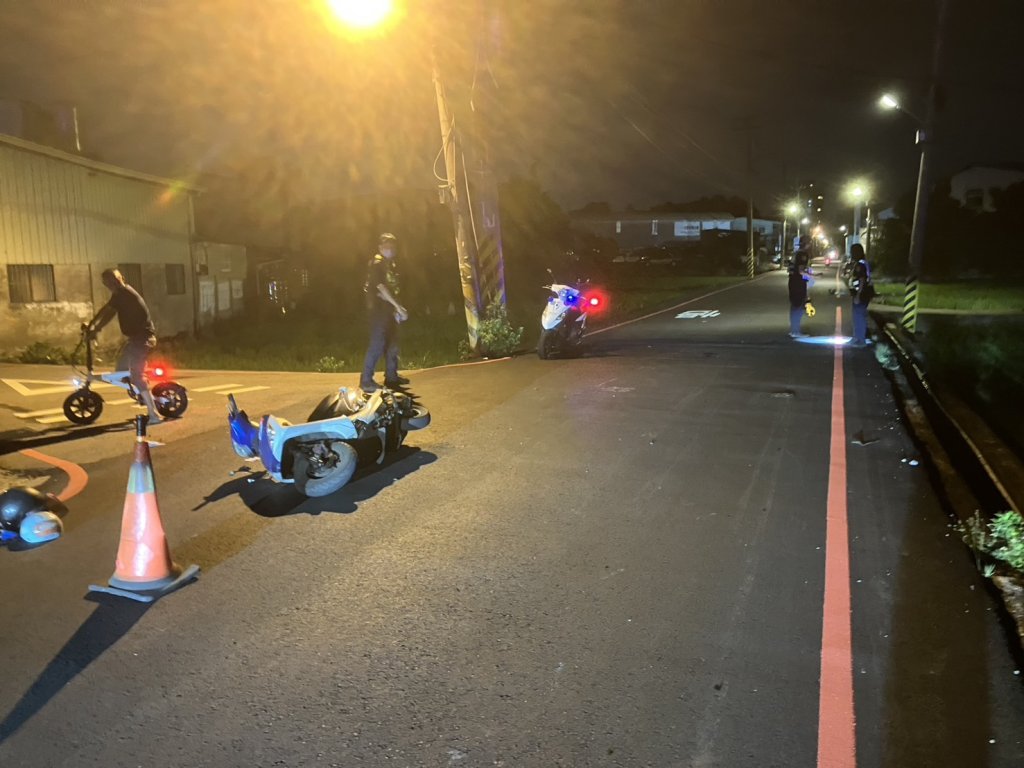 大里鐵路街驚悚車禍！兩機車對撞　一男不治、母女傷送醫