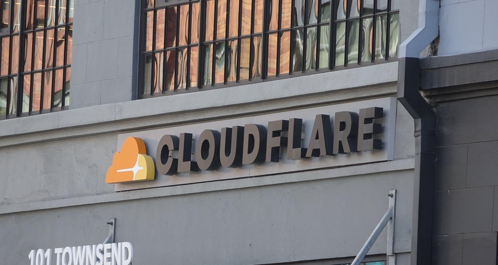 全球資安警報！Cloudflare揭DDoS攻擊流量飆破11.5Tbps　多公司受影響