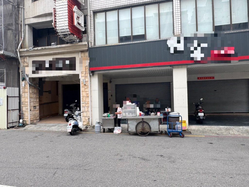 因警爆紅又被警開單！高雄蛋餅攤「遭檢舉」老闆娘二度移位超無奈