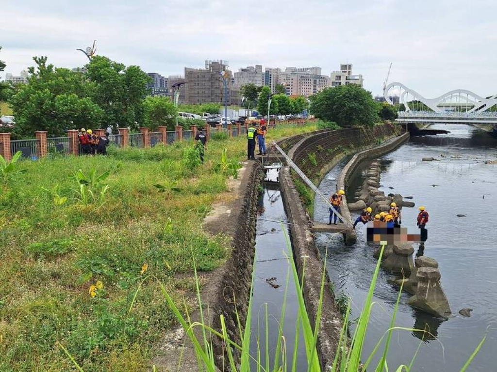 快訊／台中崇倫橋下麻園頭溪驚見浮屍　男子身分待查
