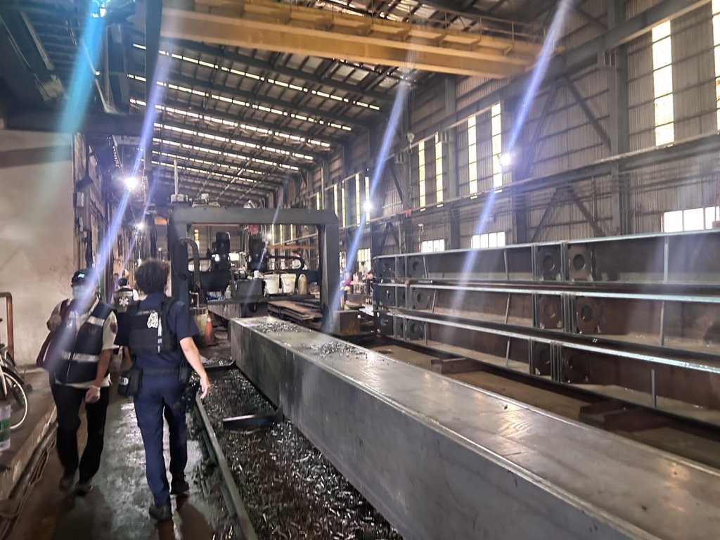 更新!岡山工廠工安意外-女員工遭鋼筋砸中昏迷送醫不治