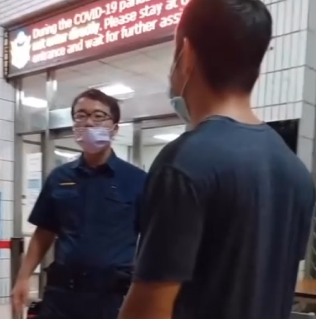 跟粉絲賭輸要求警察局門口跳舞！　被警員打槍影片PO網狂遭打臉
