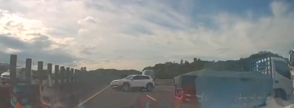 國道碰碰車！ 　休旅車與貨車擦撞險釀連環車禍