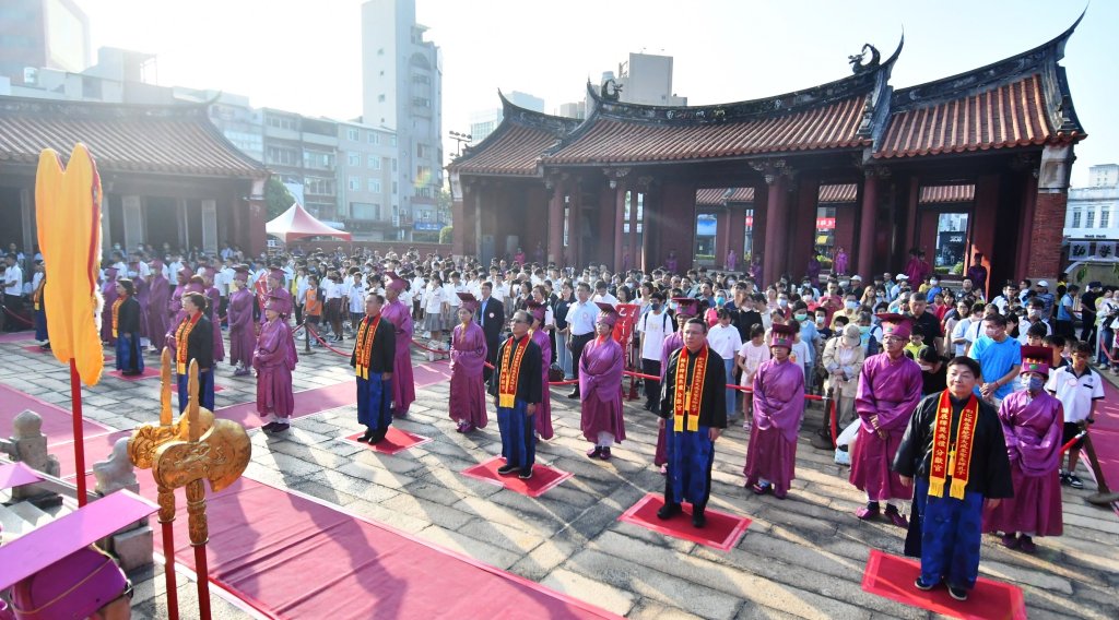 彰化縣祭孔大典假國定古蹟孔廟循古禮慶祝教師節
