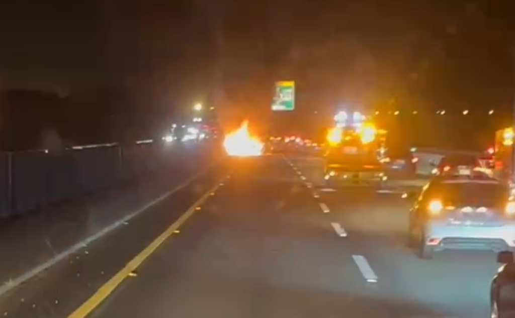 國道4號火燒車！　駕駛急逃生
