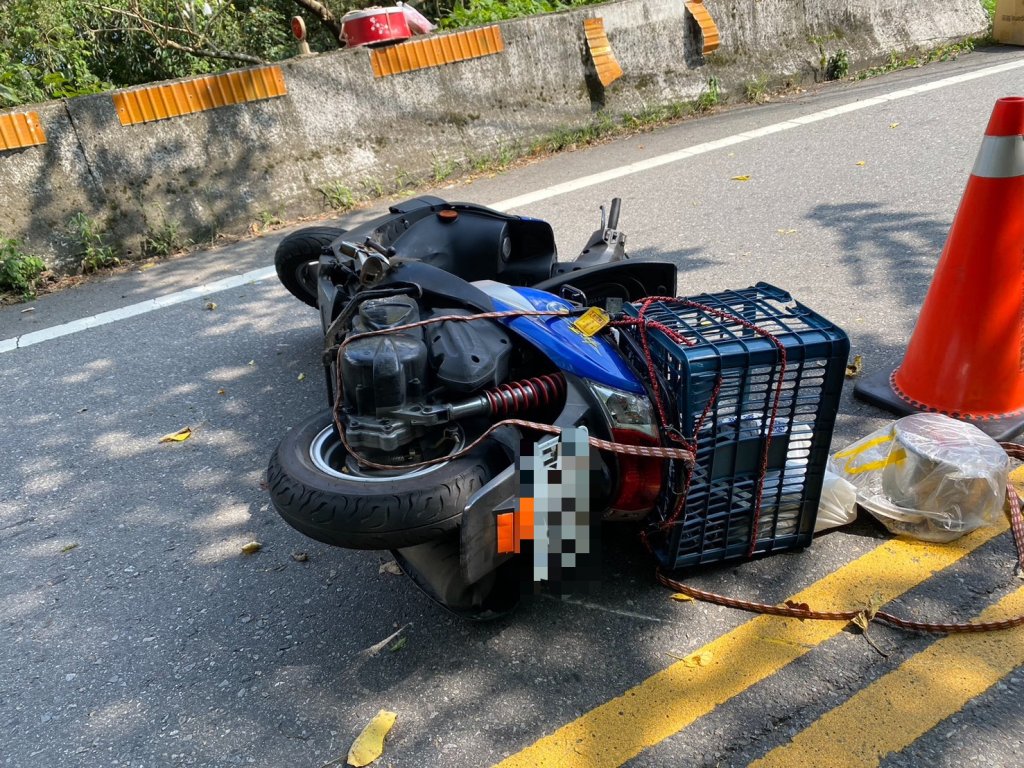 東勢死亡車禍！　機車自撞標誌牌騎士傷重不治