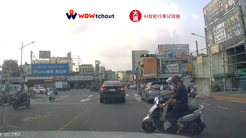 影／台南伯鬼切！遭直行車猛撞飛　疼痛趴地待救