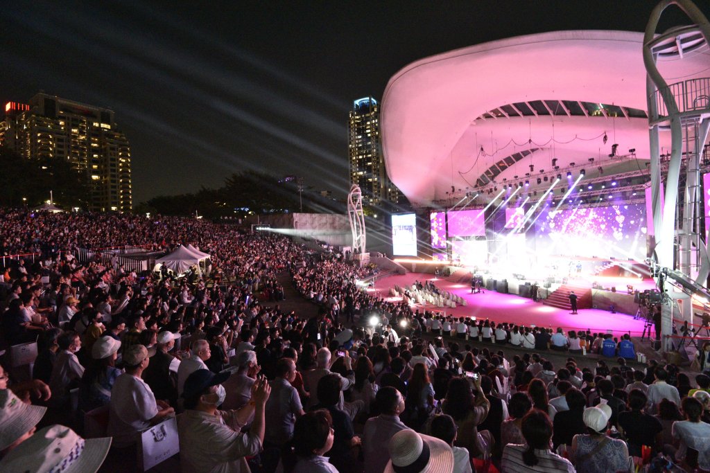 台中今夜點亮國慶！雙王雙后重現經典　賴清德幽默揭髮量笑點　盧秀燕秀出台中Style：活力×創新