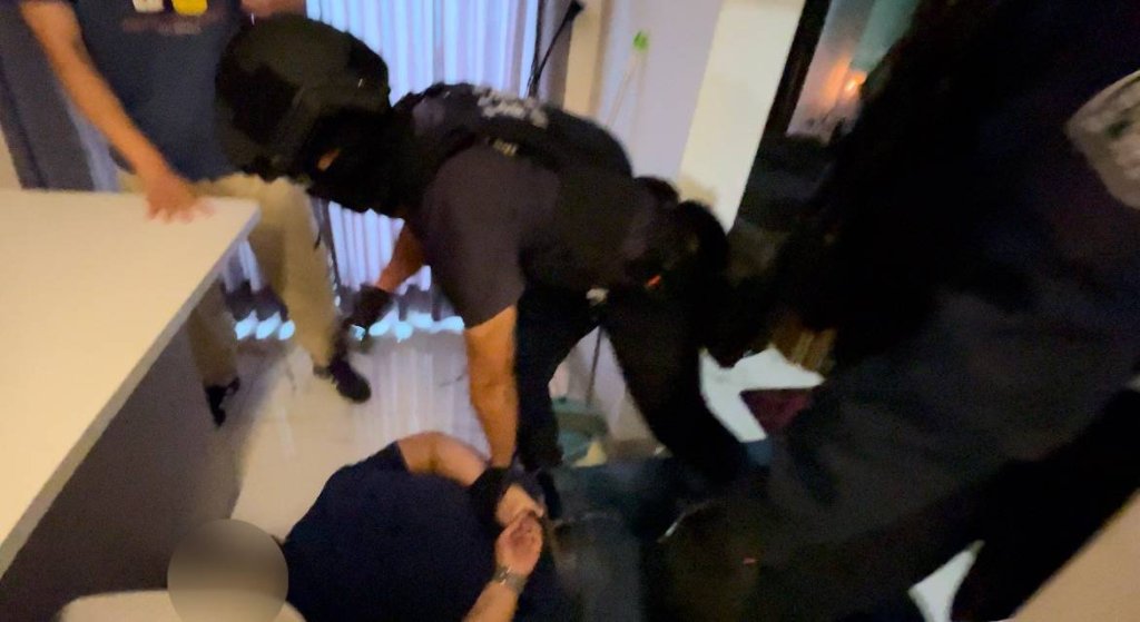 台東警強攻「毒品控台機房」！跨縣市連線剿滅販毒集團　一舉瓦解南部毒網