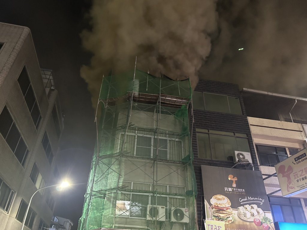 快訊／台南歸仁民宅佛堂火警！濃煙狂竄　附近居民驚逃
