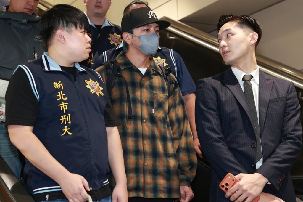 坤達閃兵案遭拘提!加拿大錄影急返台 一抵桃機就被檢警帶走