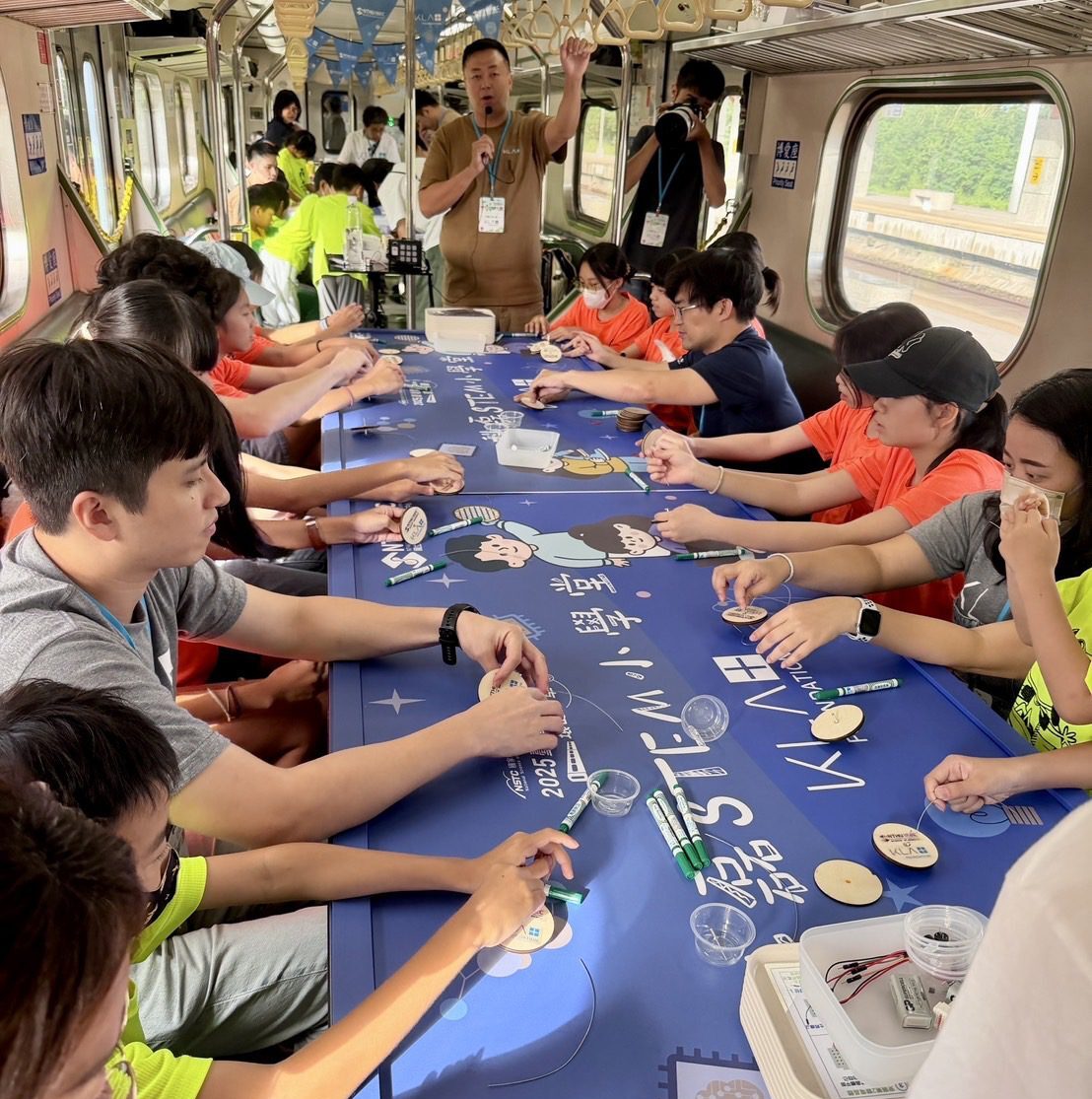 環島科普列車駛入臺東火車站  14校、309位師生動手玩科學