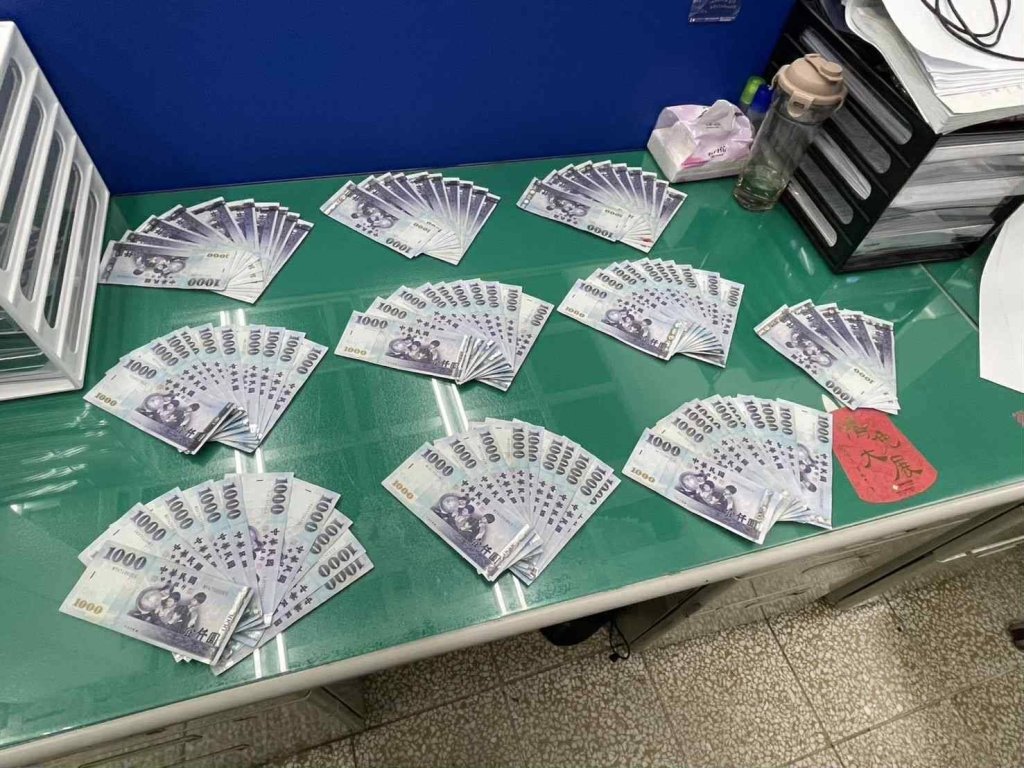 假「普發現金」騙術再升級！嘉義婦誤信假檢警寄出存摺　慘遭盜領51萬
