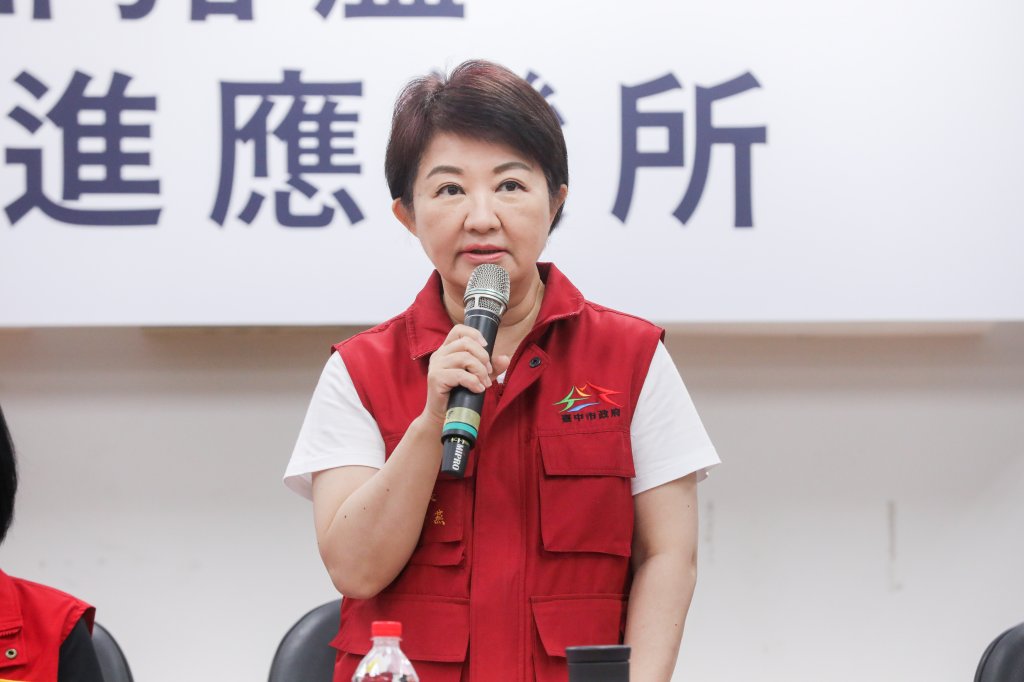 非洲豬瘟燒進政治圈!黃帝穎PO文點出盧秀燕出包沒人救、鄭麗文不拱了?