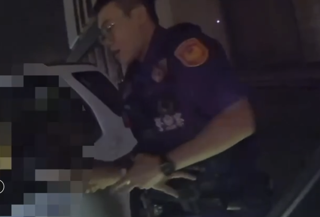 基隆驚險追緝！註銷車拒檢猛撞警車　駕駛落網還藏毒菸彈