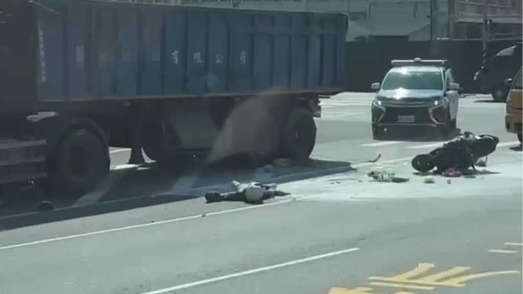 快訊／台南善化嚴重車禍！大貨車與機車碰撞　騎士命危送醫搶救