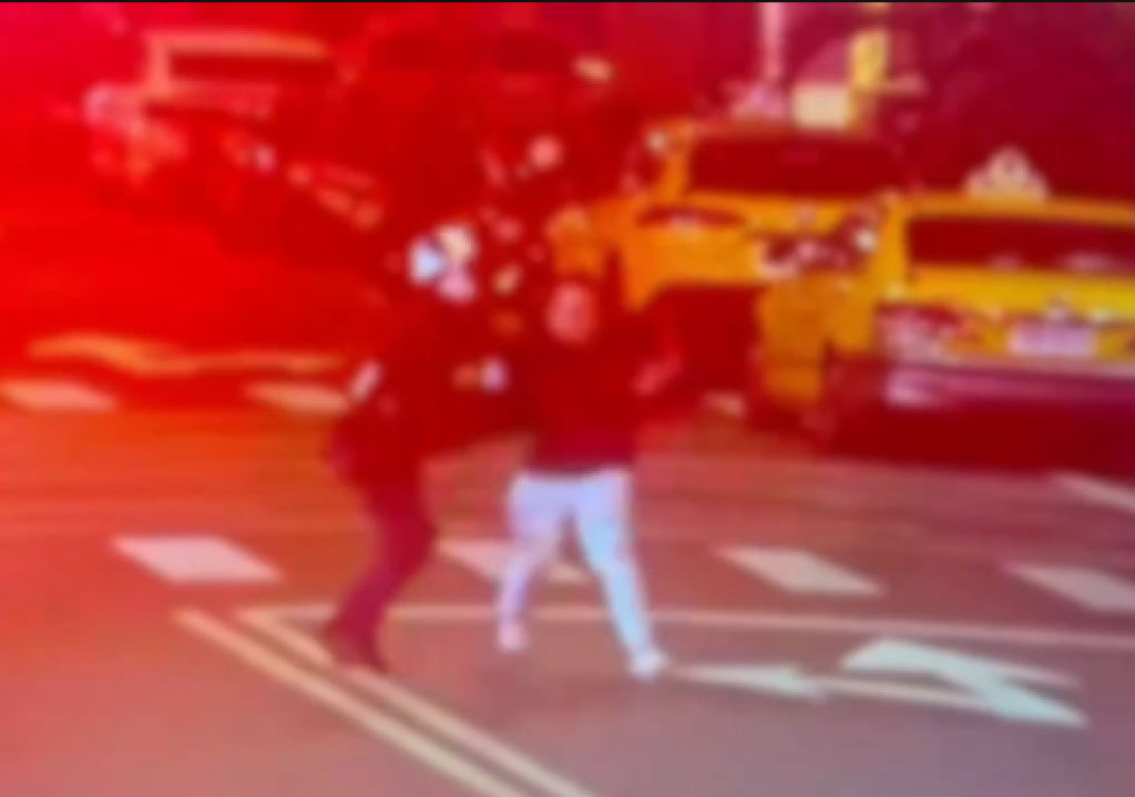 北市兩男一見警車秒加速 警追30公尺攔下其中1人是通緝犯