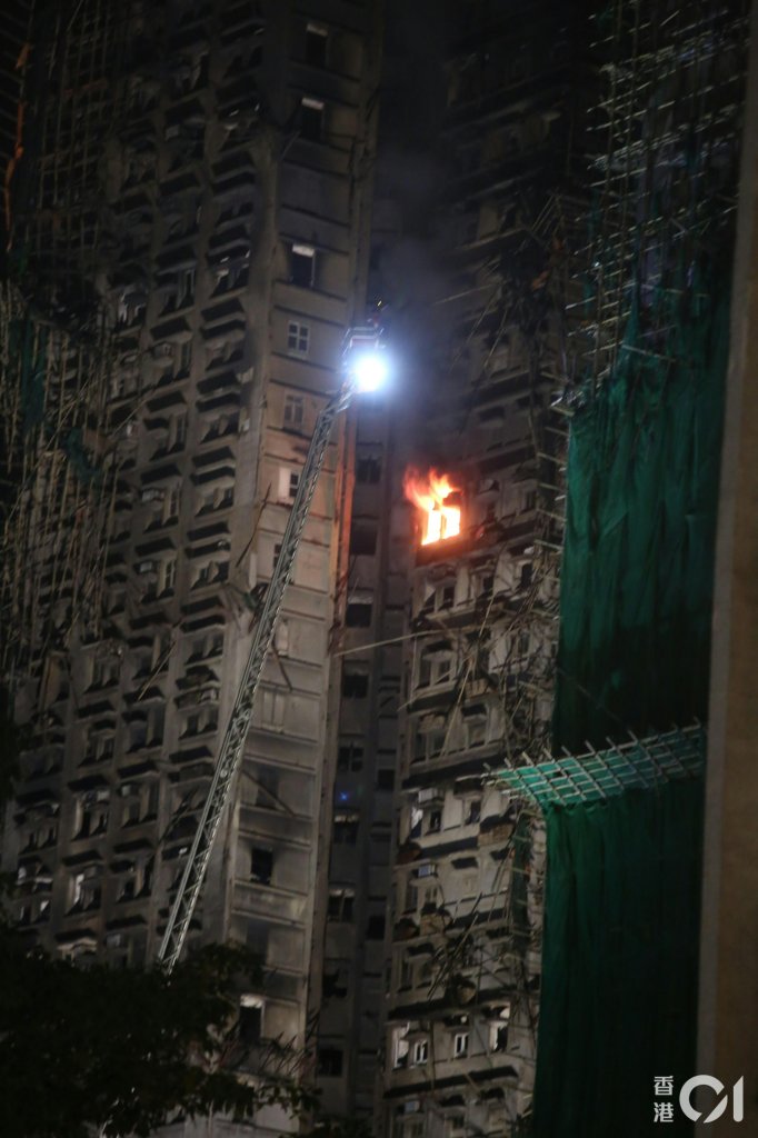 香港大埔宏福苑五級火奪94命 含1名消防殉職、78人仍在救治中