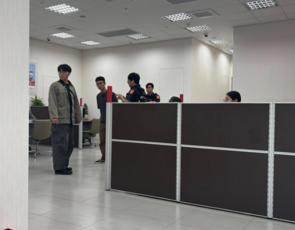 領10萬元花4小時!遭銀行、警察、金管會三方「阻詐」 民眾怒:浪費納稅人能量