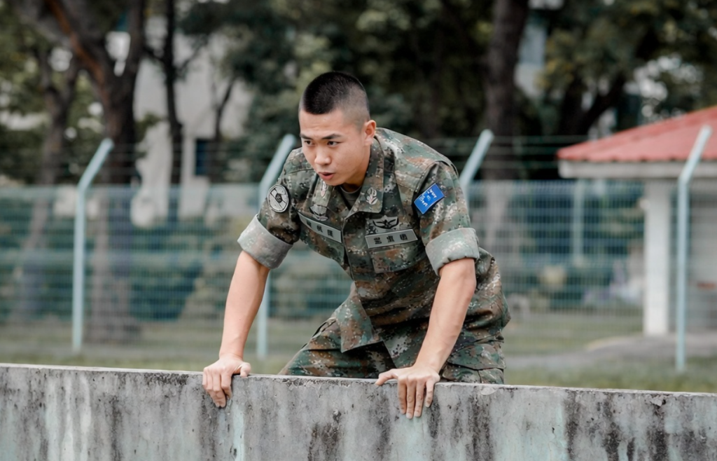 二等兵犯錯被禁足！不能休假「留營2天忍不住了」　凌晨翻牆落跑遭判刑